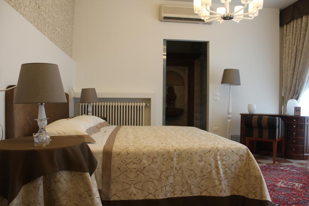 Domus Dotti V Guest House Treviso Luaran gambar